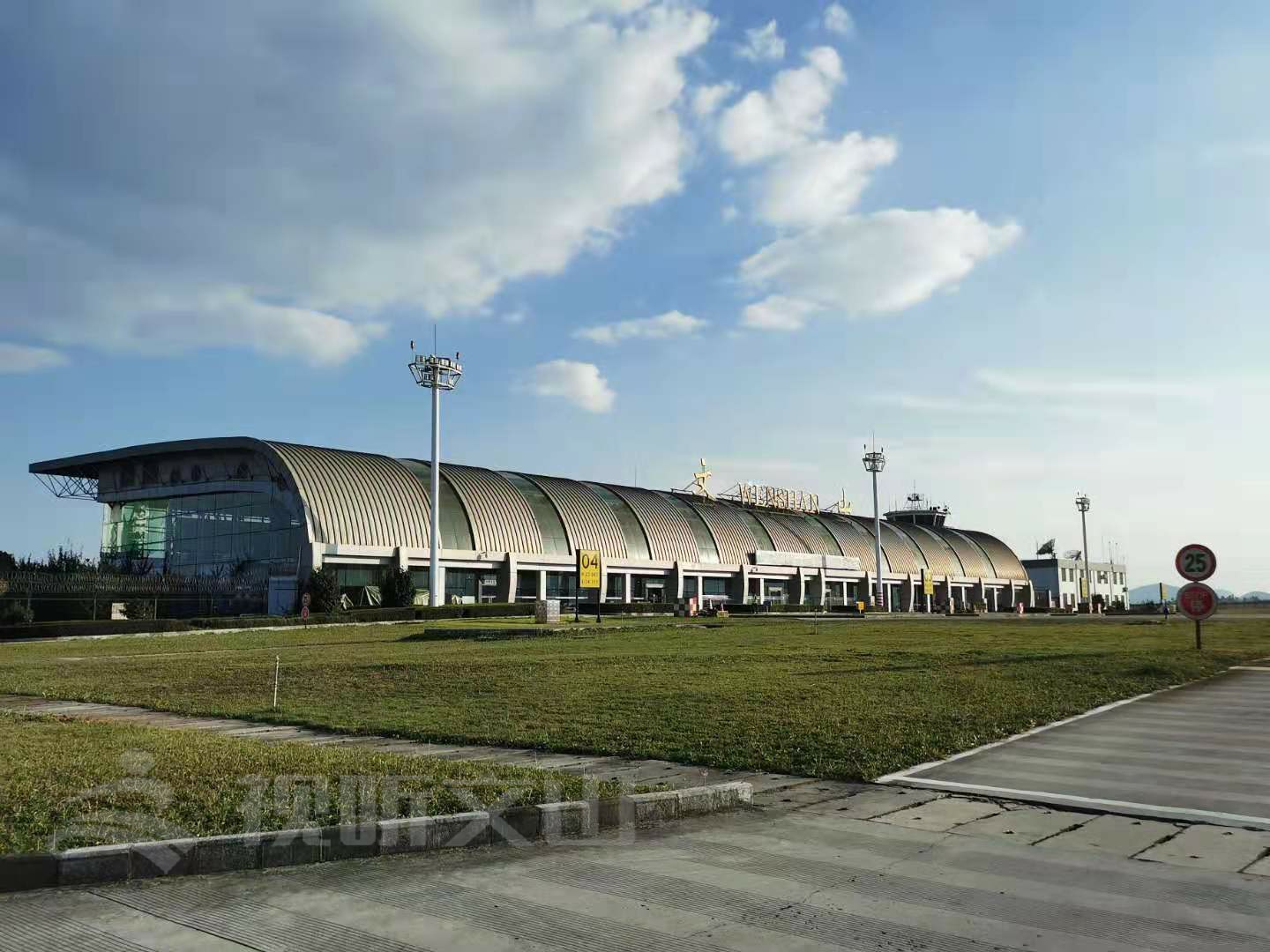 文山-昆明-杭州复工航线开通则是因文山机场了解到杭州的用工需求和